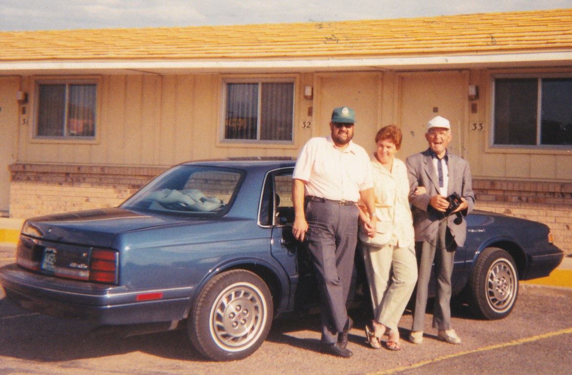 David, Pam & Harry with the hire car at the Pueblo motel